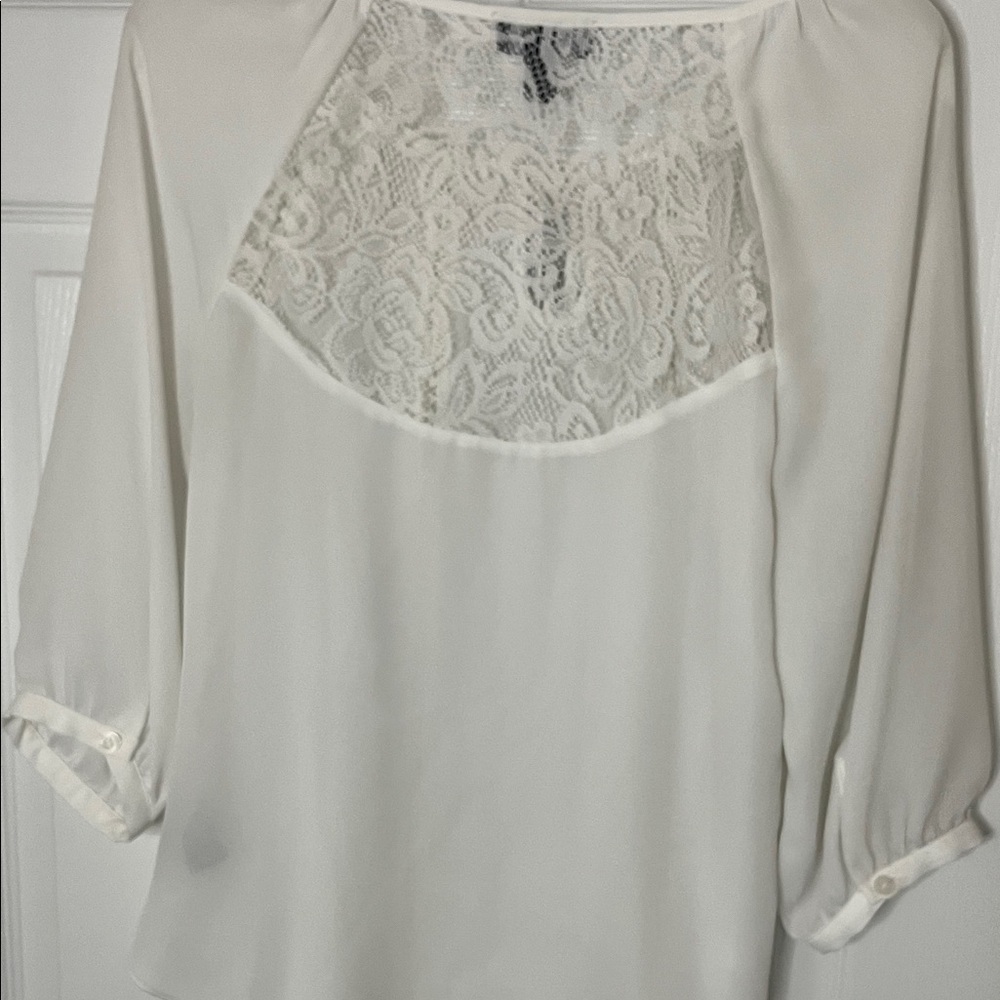 NWT. A. Byer Cream Lace Accent Blouse - Picture 4 of 4